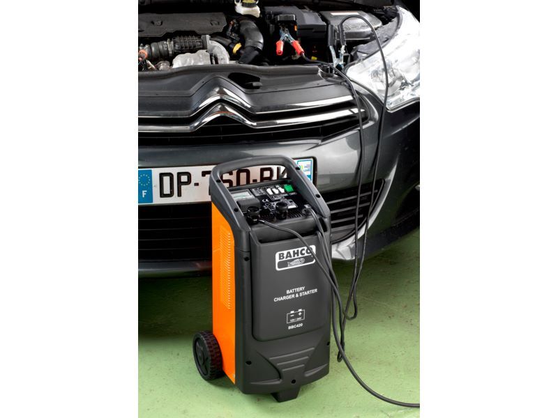 Produktbild Batterieladegerät und Starthilfe bild 2