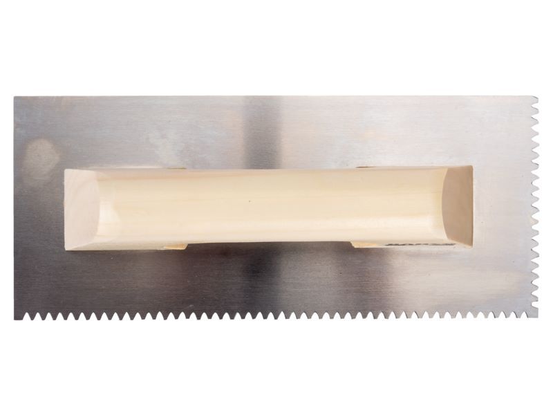 Produktbild Glättkelle mit dreiecksförmig gezahnter Kohlenstoffstahl-Klinge und Holzgriff, 2 bild 3