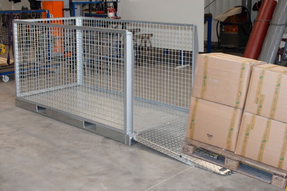 Bauer Südlohn Material-Transport-Palette MTP 2000 feuerverzinkt B 2145 x H 1120 x L 1085 mm Produktbild Bauer Südlohn Material-Transport-Palette MTP 2000 feuerverzinkt B 2145 x H 1120 x L 1085 mm