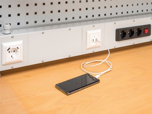 Produktbild Abdeckblech inkl. Schukostecker, USB A und USB C Anschluss Maße in mm (BxH): 125 bild 2