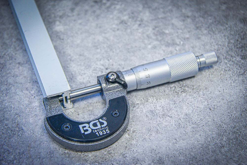 BGS Bügelmessschraube Genauigkeit 0,01 mm 0 - 25 mm Produktbild BGS Bügelmessschraube Genauigkeit 0,01 mm 0 - 25 mm bild 2