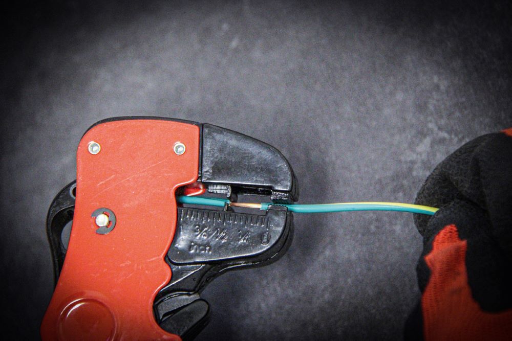 BGS Diy Automatische Abisolierzange 0,5 - 8 mm² 175 mm Produktbild BGS Diy Automatische Abisolierzange 0,5 - 8 mm² 175 mm bild 4