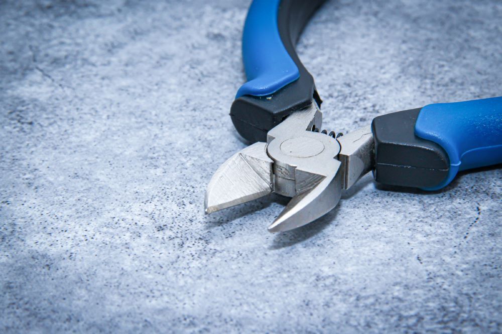 BGS Elektronik Seitenschneider mit Feder 115 mm Produktbild BGS Elektronik Seitenschneider mit Feder 115 mm bild 2