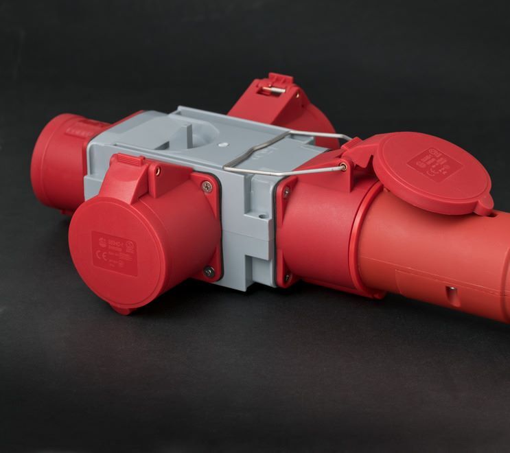 Brennenstuhl CEE Adapter Stromverteiler IP44 verschiedene Anschlüsse Produktbild Brennenstuhl CEE Adapter Stromverteiler IP44 verschiedene Anschlüsse bild 5