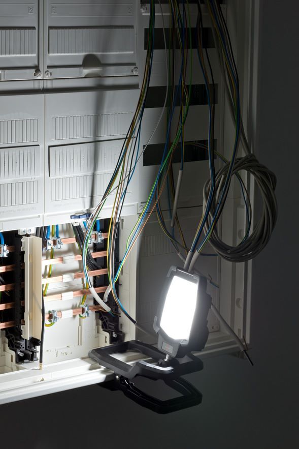 Brennenstuhl Akku LED Arbeitsstrahler 40 Watt CL 4050 MA klemmbar Brennenstuhl Akku LED Arbeitsstrahler 40 Watt CL 4050 MA klemmbar