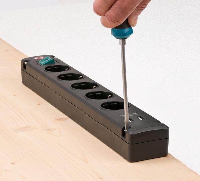 Brennenstuhl Bremounta Steckdosenleiste 5 fach mit 2 USB Ladebuchsen Steckerleiste USB mit S Produktbild Brennenstuhl Bremounta Steckdosenleiste 5 fach mit 2 USB Ladebuchsen Steckerleiste USB mit S bild 3