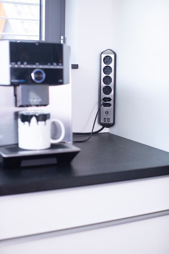 Brennenstuhl Ecksteckdosenleiste 6-fach Tischsteckdose mit Edelstahloberfläche silber/schwarz Produktbild Brennenstuhl Ecksteckdosenleiste 6-fach Tischsteckdose mit Edelstahloberfläche silber/schwarz bild 13