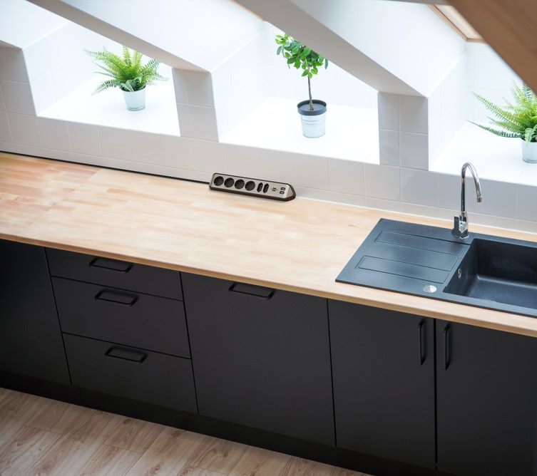 Brennenstuhl Ecksteckdosenleiste 6-fach Tischsteckdose mit Edelstahloberfläche silber/schwarz Produktbild Brennenstuhl Ecksteckdosenleiste 6-fach Tischsteckdose mit Edelstahloberfläche silber/schwarz bild 14