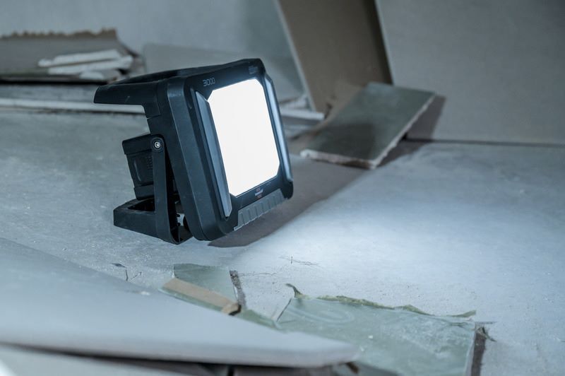 Brennenstuhl Multi Battery LED Akku Baustrahler 3000 MA 3150lm IP65 Produktbild Brennenstuhl Multi Battery LED Akku Baustrahler 3000 MA 3150lm IP65 bild 17