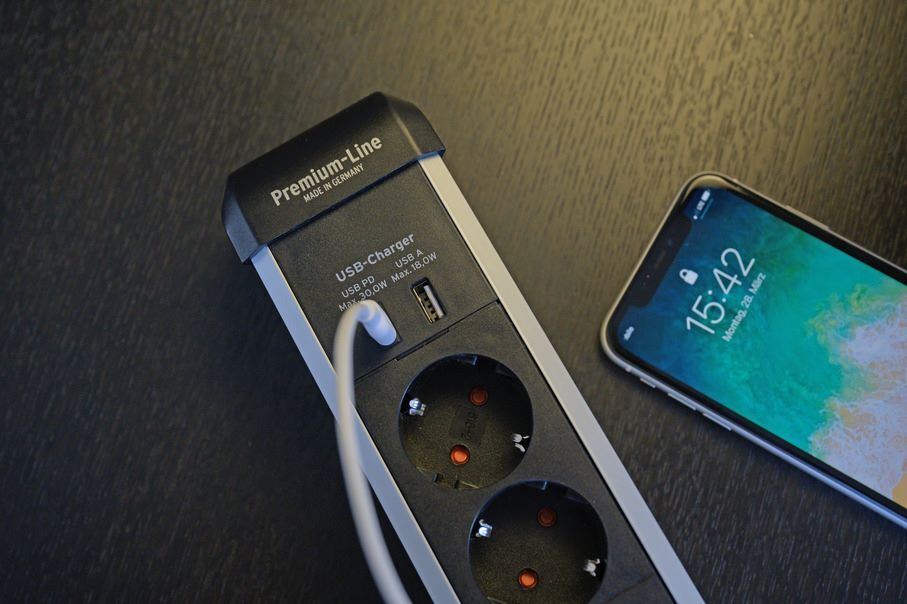 Brennenstuhl Premium-Alu-Line Steckdosenleiste 6-fach USB/Mehrfachsteckdose 3 m Kabel Produktbild Brennenstuhl Premium-Alu-Line Steckdosenleiste 6-fach USB/Mehrfachsteckdose 3 m Kabel bild 10