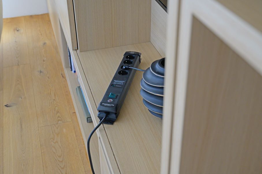 Brennenstuhl Premium-Line Steckdosenleiste 4-fach Überspannungsschutz bis 60.000 A Produktbild Brennenstuhl Premium-Line Steckdosenleiste 4-fach Überspannungsschutz bis 60.000 A bild 6