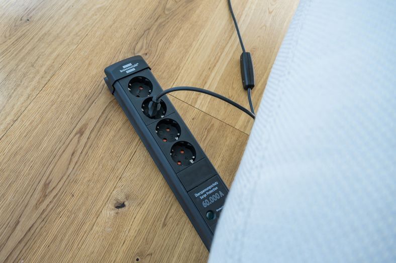 Brennenstuhl Premium-Line Steckdosenleiste 4-fach Überspannungsschutz bis 60.000 A Produktbild Brennenstuhl Premium-Line Steckdosenleiste 4-fach Überspannungsschutz bis 60.000 A bild 7