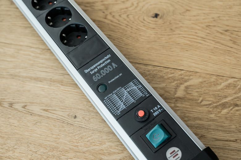 Brennenstuhl Premium-Protect-Line Steckdosenleiste 6-fach Überspannungsschutz 3 m Kabel Produktbild Brennenstuhl Premium-Protect-Line Steckdosenleiste 6-fach Überspannungsschutz 3 m Kabel bild 9
