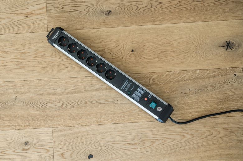 Brennenstuhl Premium-Protect-Line Steckdosenleiste 6-fach Überspannungsschutz 5 m Kabel Produktbild Brennenstuhl Premium-Protect-Line Steckdosenleiste 6-fach Überspannungsschutz 5 m Kabel bild 10