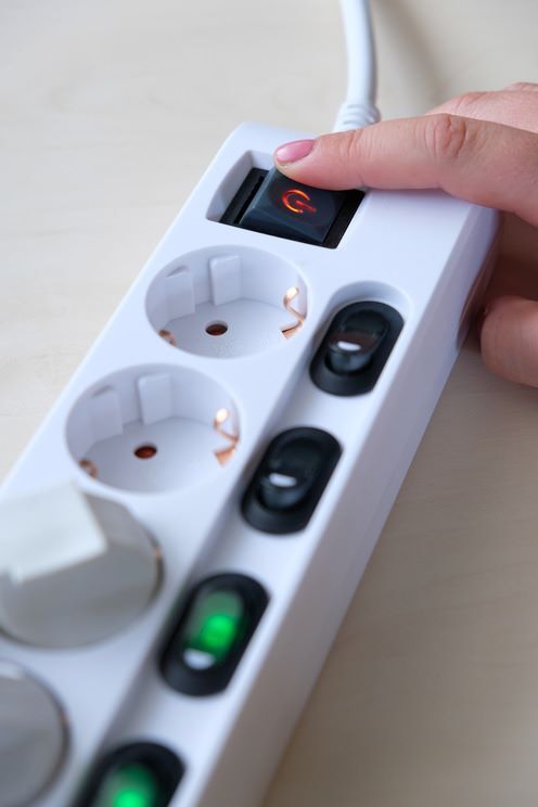 Brennenstuhl Steckdosenleiste einzeln schaltbar 6 fach mit 2 poligen Schaltern Produktbild Brennenstuhl Steckdosenleiste einzeln schaltbar 6 fach mit 2 poligen Schaltern bild 6