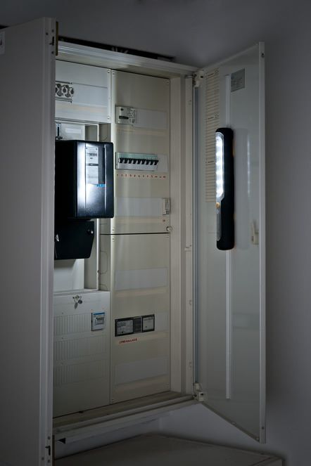 Brennenstuhl Akku LED Taschenlampe mit Dynamo Schnelllademöglichkeit Handleuchte Produktbild Brennenstuhl Akku LED Taschenlampe mit Dynamo Schnelllademöglichkeit Handleuchte bild 10