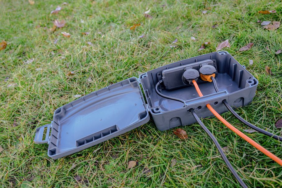 Brennenstuhl wetterfeste Box IP54 Schutzbox für den Außenbereich von Steckdosen Adaptern  Produktbild Brennenstuhl wetterfeste Box IP54 Schutzbox für den Außenbereich von Steckdosen Adaptern  bild 8