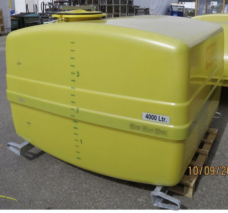 Cemo Fass 4000 l kofferförmig Dom 420 vorne Produktbild Cemo Fass 4000 l kofferförmig Dom 420 vorne bild 2