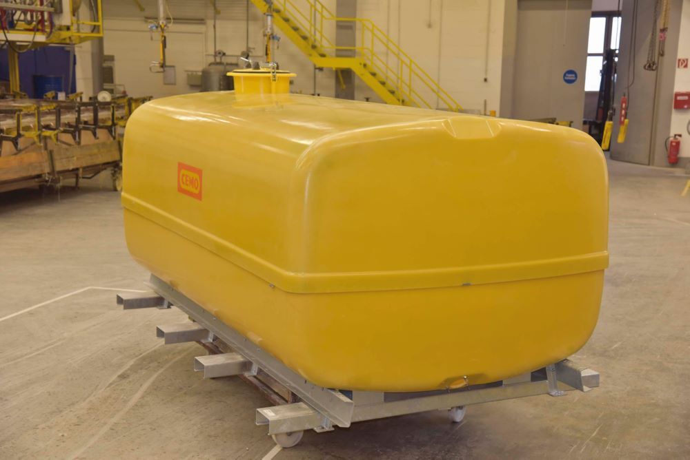 Cemo Fass kofferförmig 10000 l Dom 420 vorne Produktbild Cemo Fass kofferförmig 10000 l Dom 420 vorne