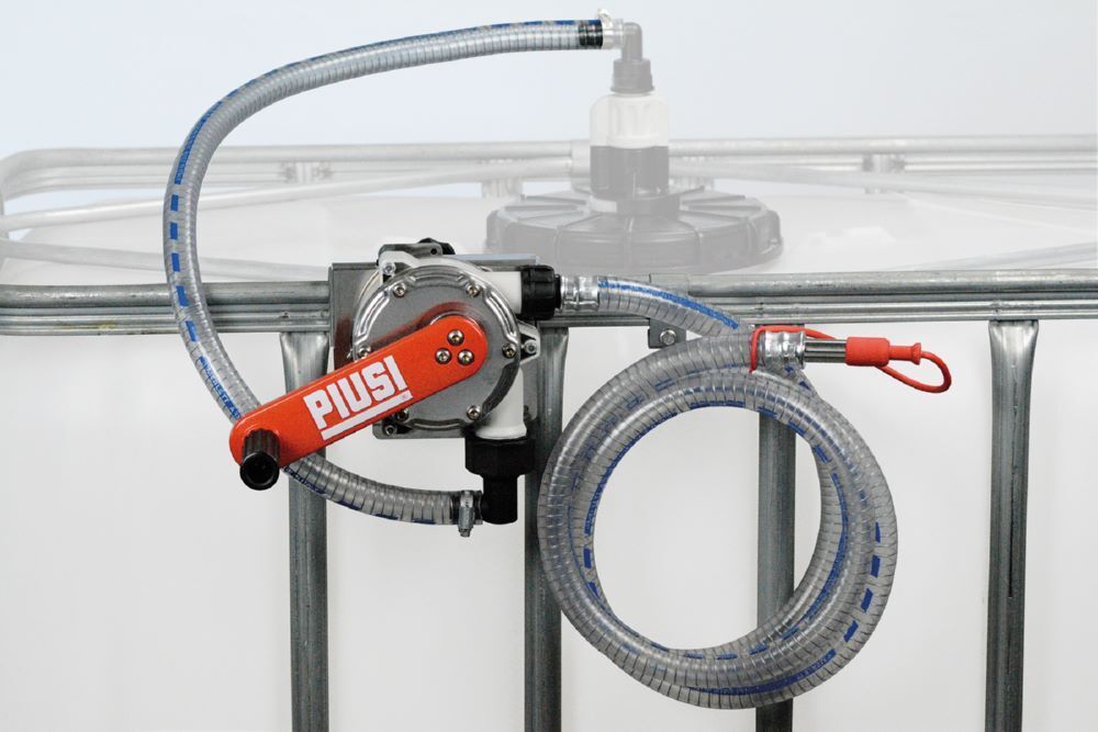 Cemo Kurbelpumpe für AdBlue mit PVC-Schlauch 3 m Cemo Kurbelpumpe für AdBlue mit PVC-Schlauch 3 m