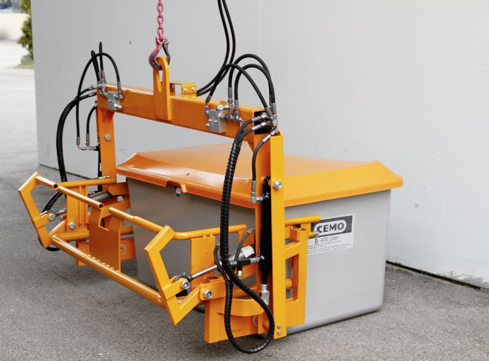 Cemo Ladebügel für Streugutbehälter hydraulisch kippbar für Streugutbox 400 L Produktbild Cemo Ladebügel für Streugutbehälter hydraulisch kippbar für Streugutbox 400 L