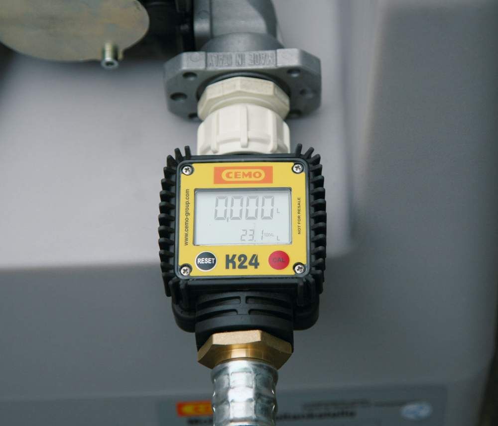 Cemo digitaler Durchflusszähler K24 mit Verschraubung Produktbild Cemo digitaler Durchflusszähler K24 mit Verschraubung