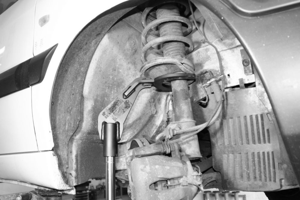 Produktbild 053015 McPherson Federbeinstütze paßt für TJ 1000 und TJ-T 1300 (Ø35 mm) bild 2