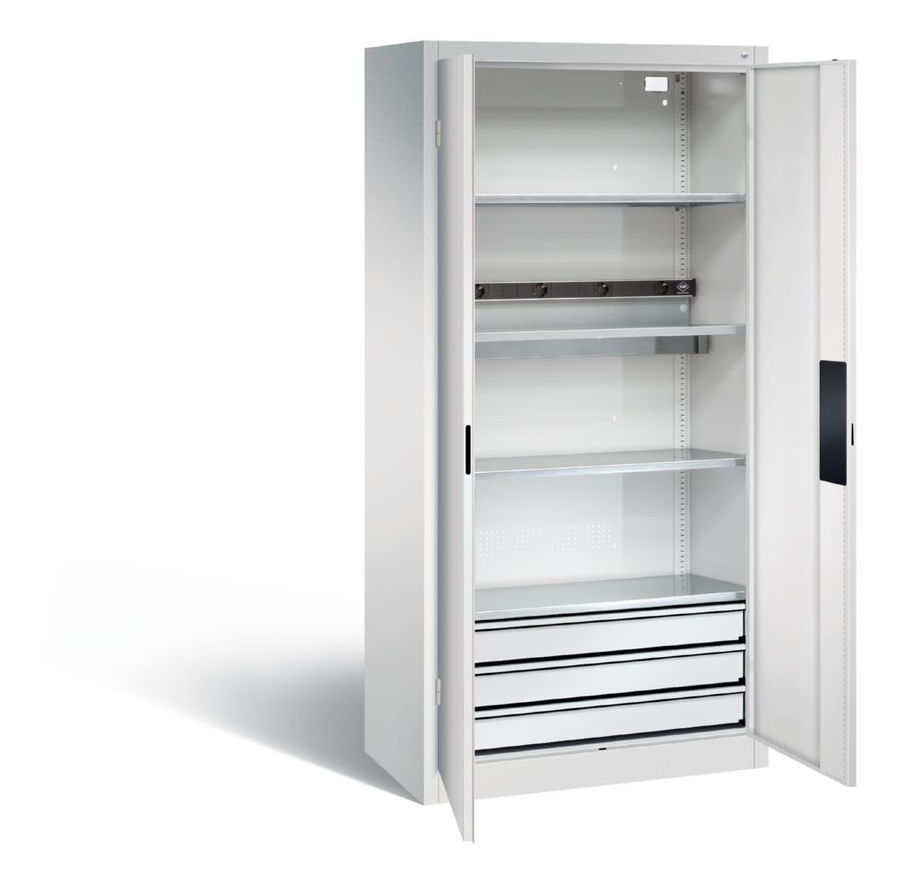 C+P Akkuladeschrank Serie 89 H 1950 x B 930 x T 500 mm in lichtgrau Produktbild C+P Akkuladeschrank Serie 89 H 1950 x B 930 x T 500 mm in lichtgrau