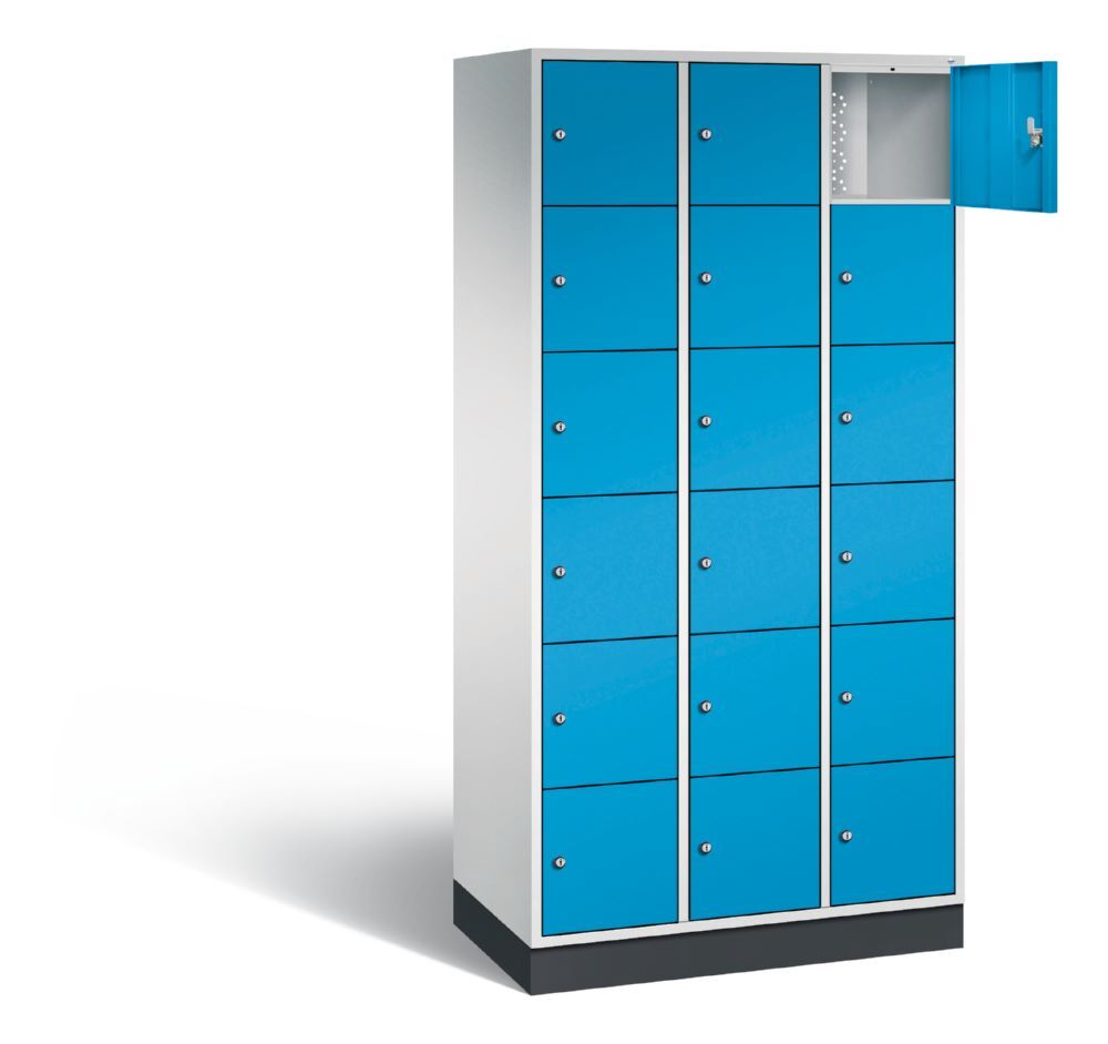 C+P Schließfachschrank Intro 18 Fächer 1950 x 920 x 490 mm lichtgrau lichtblau Produktbild C+P Schließfachschrank Intro 18 Fächer 1950 x 920 x 490 mm lichtgrau lichtblau bild 2