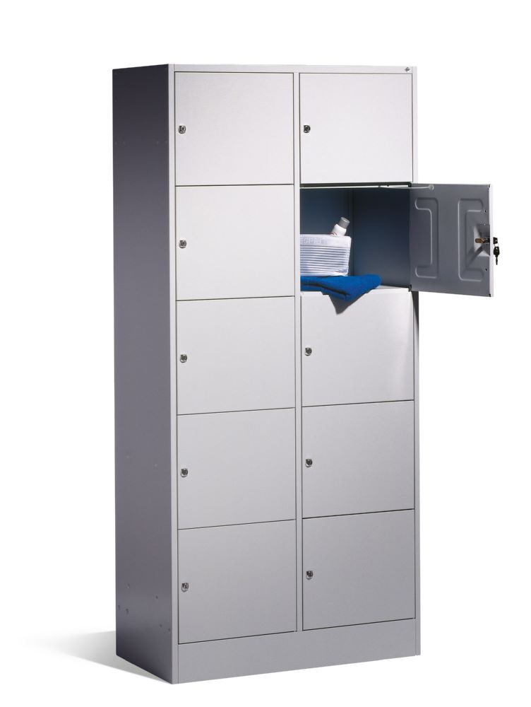 C+P Schließfachschrank Serie 8070 1950 x 900 x 480 mm in lichtgrau Produktbild C+P Schließfachschrank Serie 8070 1950 x 900 x 480 mm in lichtgrau bild 3