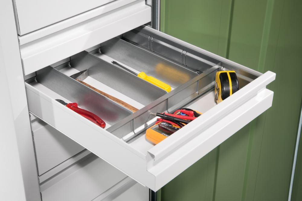 C+P Schubladeneinteilung mit verzinkten Trennblechen 930 mm Produktbild C+P Schubladeneinteilung mit verzinkten Trennblechen 930 mm