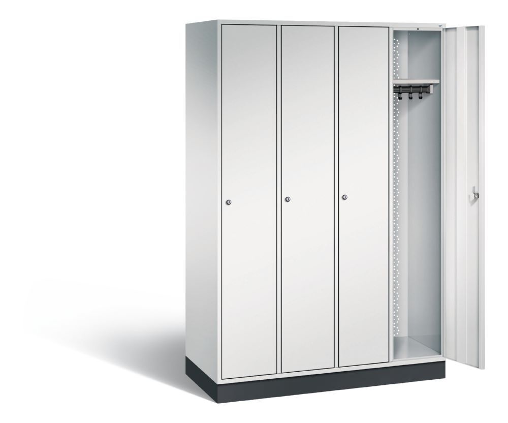 C+P Garderobenspind Intro 4 Abteile 1950 x 1220 x 490 mm auf hohem Sockel lichtgrau Produktbild C+P Garderobenspind Intro 4 Abteile 1950 x 1220 x 490 mm auf hohem Sockel lichtgrau bild 2