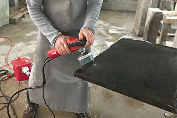 FLEX 1150 Watt Nass-Steinpolierer mit variabler Drehzahl und PRCD-Schalter, 115 mm FLEX 1150 Watt Nass-Steinpolierer mit variabler Drehzahl und PRCD-Schalter, 115 mm