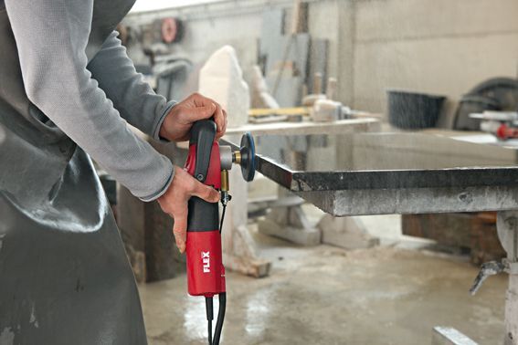 FLEX 1150 Watt Nass-Steinpolierer mit variabler Drehzahl und PRCD-Schalter, 115 mm FLEX 1150 Watt Nass-Steinpolierer mit variabler Drehzahl und PRCD-Schalter, 115 mm