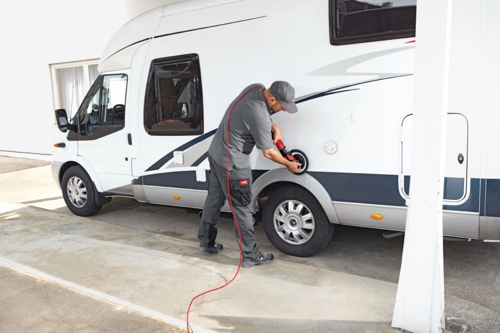 FLEX Polierer mit hohem Drehmoment für die Bearbeitung großer Lackoberflächen 1400W FLEX Polierer mit hohem Drehmoment für die Bearbeitung großer Lackoberflächen 1400W