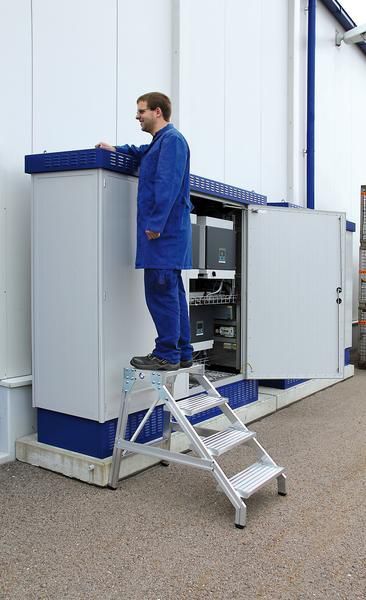Günzburger Aluminium Montagetritt mit 5 Stufen Produktbild Günzburger Aluminium Montagetritt mit 5 Stufen
