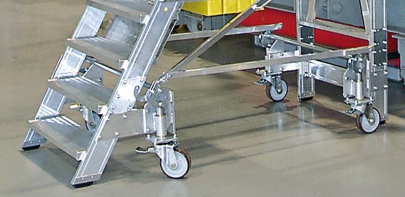 Günzburger Aluminium Plattformtreppe fahrbar 45 Grad 6 Stufen 800 mm breit