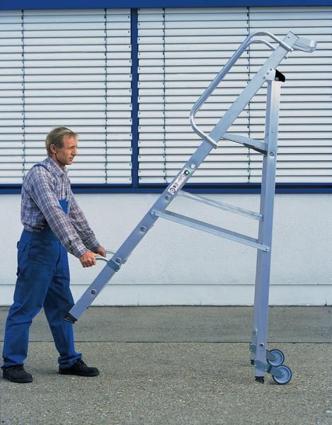 Günzburger Aluminium Stehleiter mit Rollen und Griff 4 Stufen Produktbild Günzburger Aluminium Stehleiter mit Rollen und Griff 4 Stufen