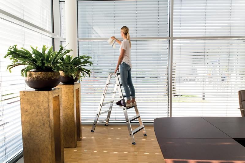 Günzburger Aluminium Stehleiter relax step beiidseitig begehbar 2 x 4 Stufen Produktbild Günzburger Aluminium Stehleiter relax step beiidseitig begehbar 2 x 4 Stufen