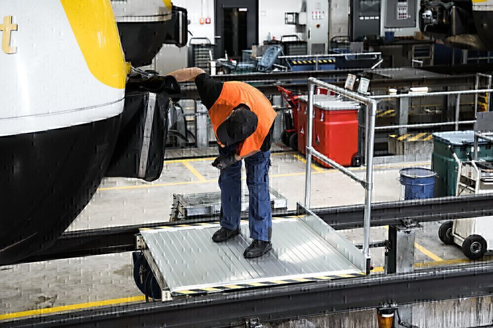 Produktbild Gleispodest fahrbar GFK Gitterrost bild 3