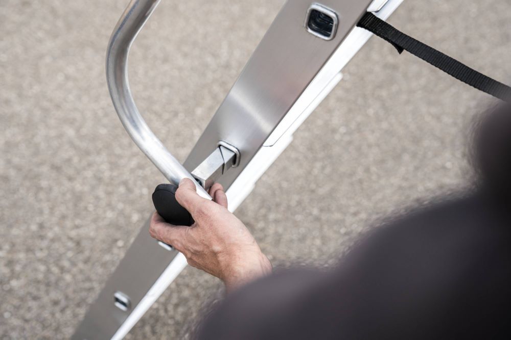 Günzburger Handlauf für Sprossen und Stufenabstand 280/263 mm Länge 1,96 m Produktbild Günzburger Handlauf für Sprossen und Stufenabstand 280/263 mm Länge 1,96 m bild 2