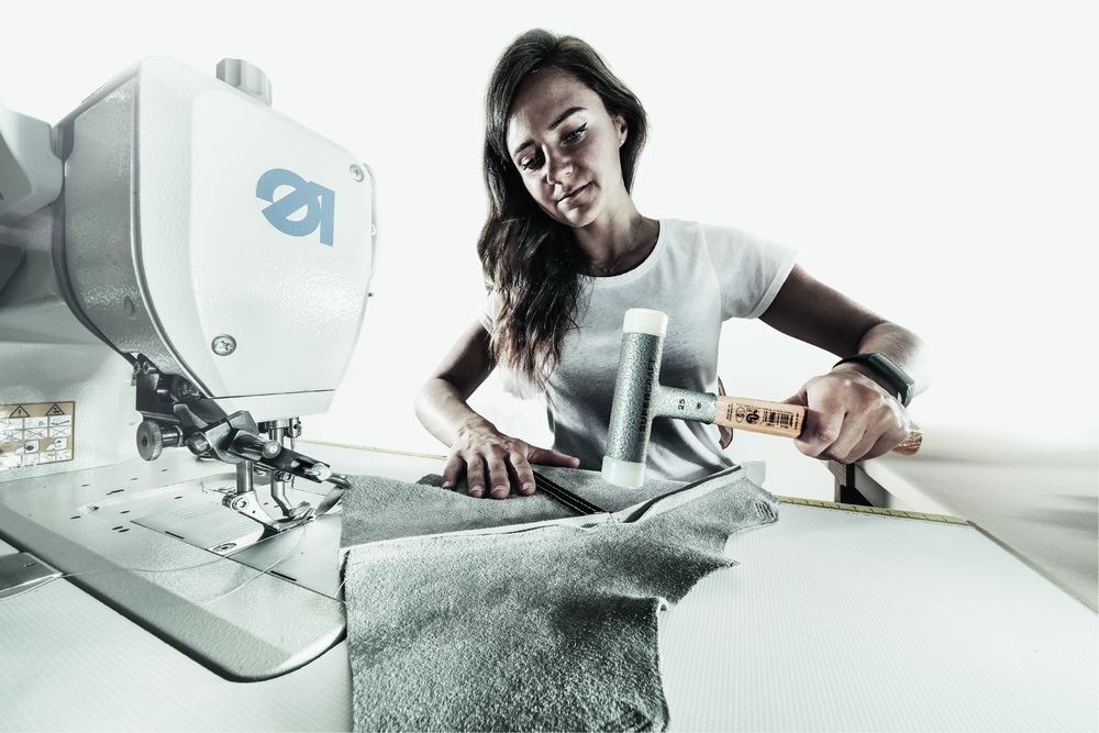 SUPERCRAFT-Schonhammer, mit schwingungsdämpfendem, ergonomisch geformtem und lackiertem Hickorystiel | D=25 mm | 3366.025 Produktbild SUPERCRAFT-Schonhammer, mit schwingungsdämpfendem, ergonomisch geformtem und lackiertem Hickorystiel | D=25 mm | 3366.025 bild 6