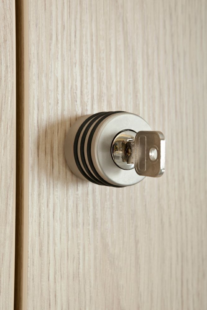 Produktbild Schrank 5OH,Sockelbl. SG Weiß/Nussb. bild 5