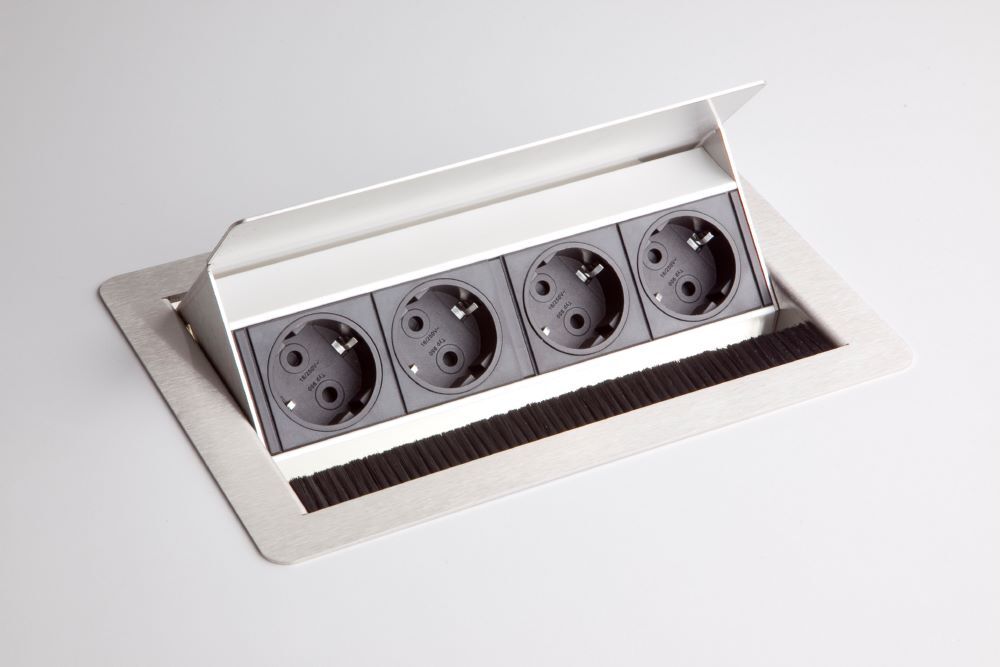 Hammerbacher Steckdosenleiste 4 VDE Steckdosen mit Fräsung Produktbild Hammerbacher Steckdosenleiste 4 VDE Steckdosen mit Fräsung