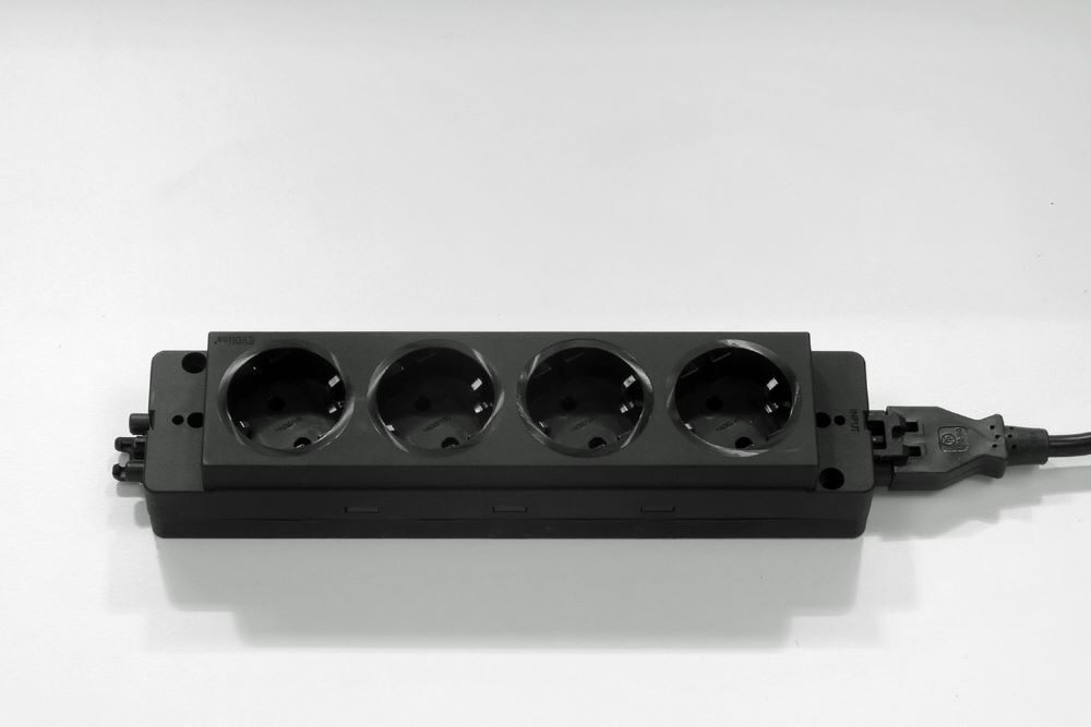 Hammerbacher Steckdosenleiste 4 fach 250 mm lang mit 5 m Kabel BRD Produktbild Hammerbacher Steckdosenleiste 4 fach 250 mm lang mit 5 m Kabel BRD