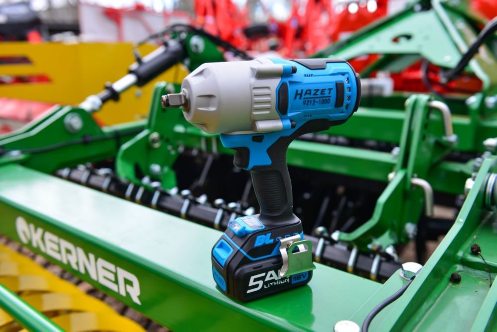 Hazet Akku Schlagschrauber 9212-1000/4 Lösemoment 1400 Nm 1/2 Zoll Produktbild Hazet Akku Schlagschrauber 9212-1000/4 Lösemoment 1400 Nm 1/2 Zoll bild 3