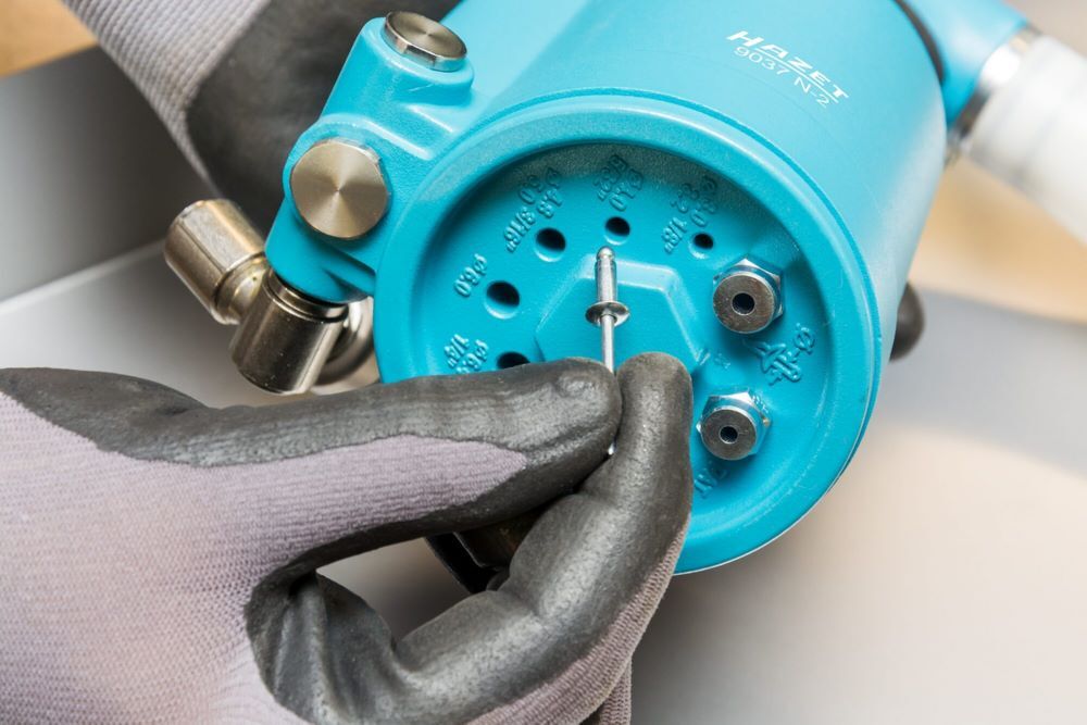 Hazet Blindniet Pistole 9037N-2 pneumatisch 296,6 mm Zugkraft 14700 N Produktbild Hazet Blindniet Pistole 9037N-2 pneumatisch 296,6 mm Zugkraft 14700 N bild 2