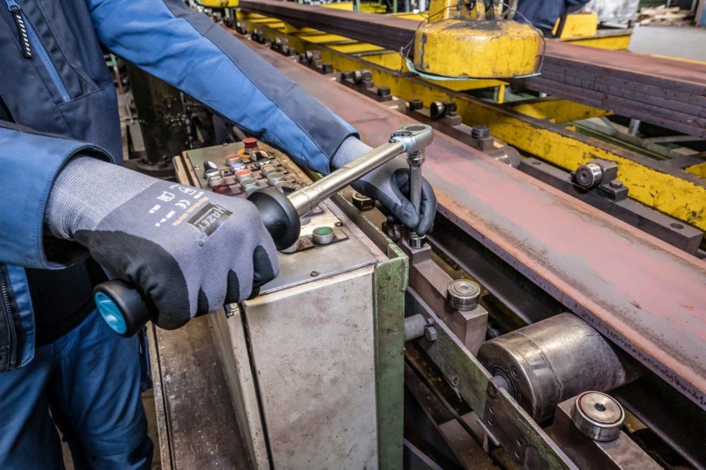 Hazet Drehmomentschlüssel mit DAkkS Kalibrierschein 6121-1CTCAL 1/2 Zoll 435 mm Produktbild Hazet Drehmomentschlüssel mit DAkkS Kalibrierschein 6121-1CTCAL 1/2 Zoll 435 mm bild 4