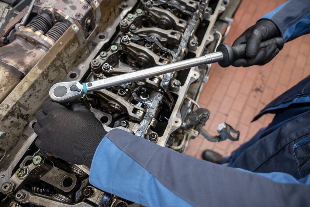 Hazet Drehmomentschlüssel mit DAkkS Kalibrierschein 6122-1CTCAL 40-200 Nm 543 mm Produktbild Hazet Drehmomentschlüssel mit DAkkS Kalibrierschein 6122-1CTCAL 40-200 Nm 543 mm bild 5