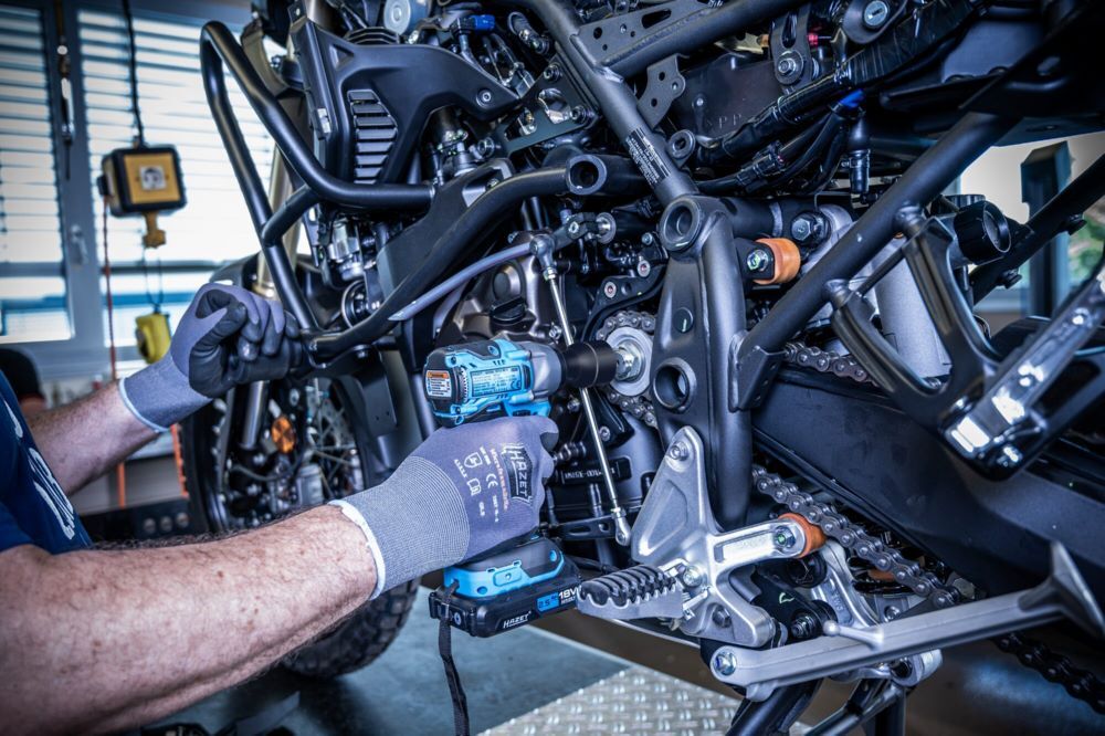 Hazet Mini Akku Schlagschrauber Satz 18 Volt 9212M-1/4 Vierkant 270Nm Produktbild Hazet Mini Akku Schlagschrauber Satz 18 Volt 9212M-1/4 Vierkant 270Nm bild 9